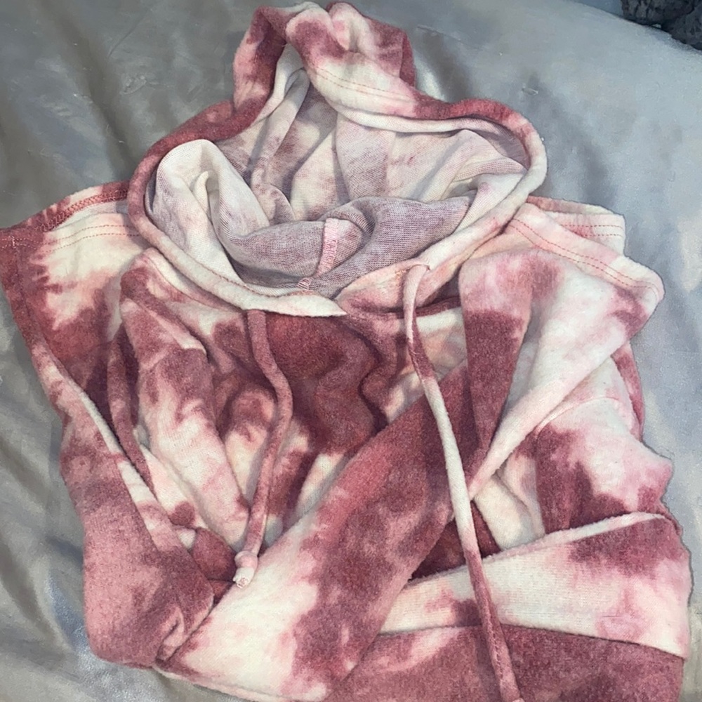 womens tie-dye hooded shirt